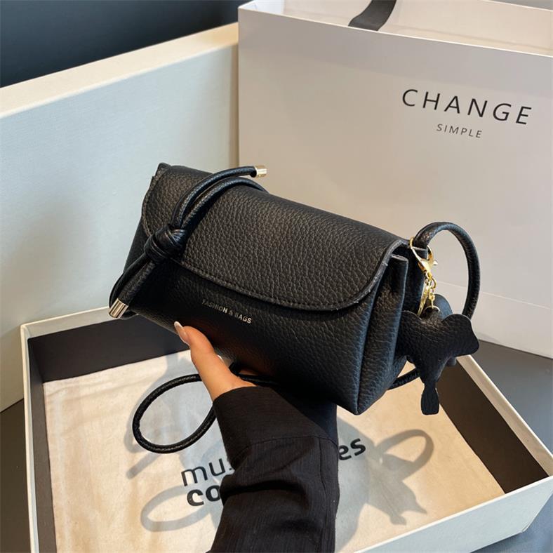 Avery - Retro Leather Handbag